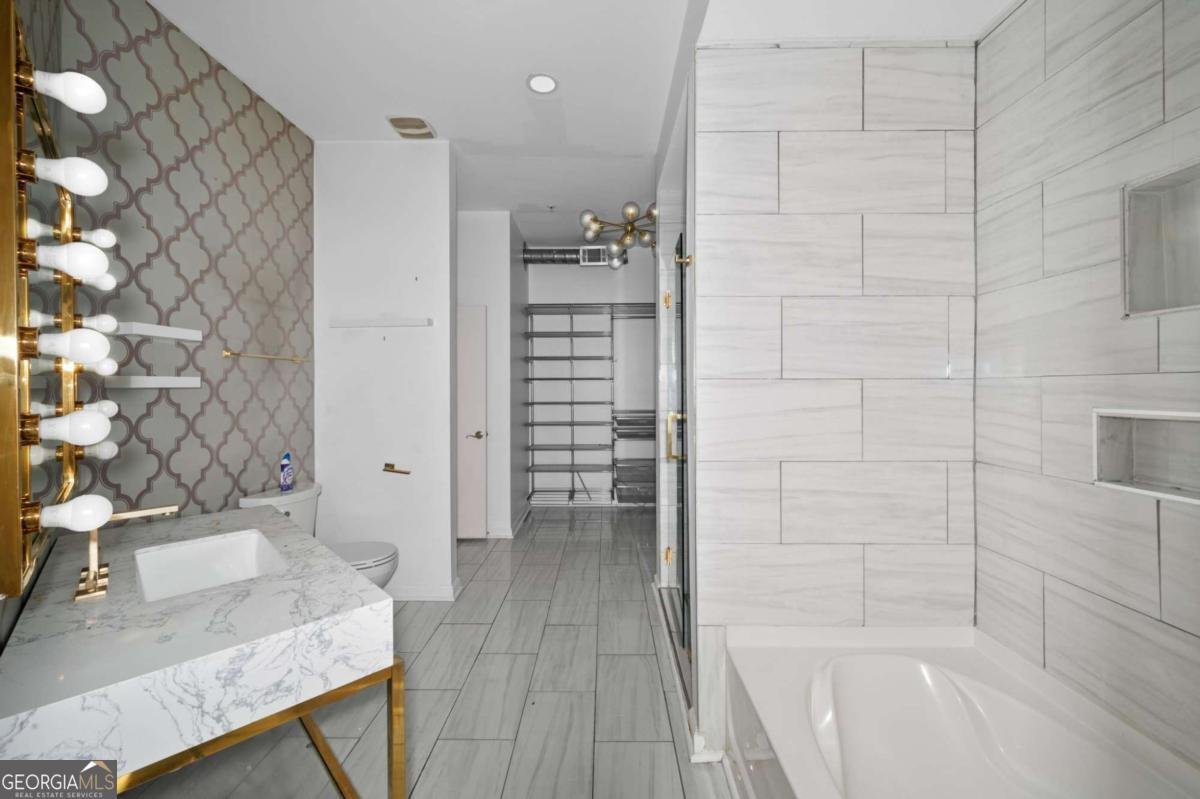 5300 Peachtree Road Atlanta - 5