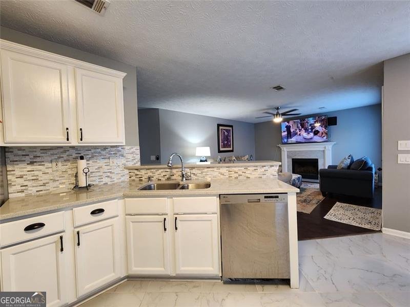 225 JON JEFF Drive Lilburn - 8