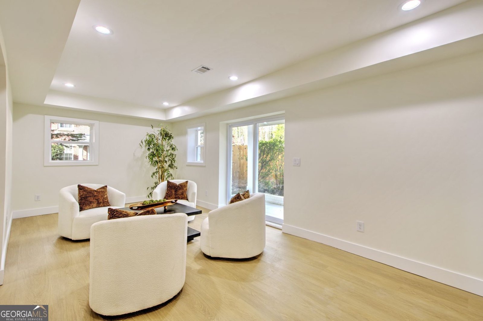 7235 Thornhill Ln Atlanta - 24