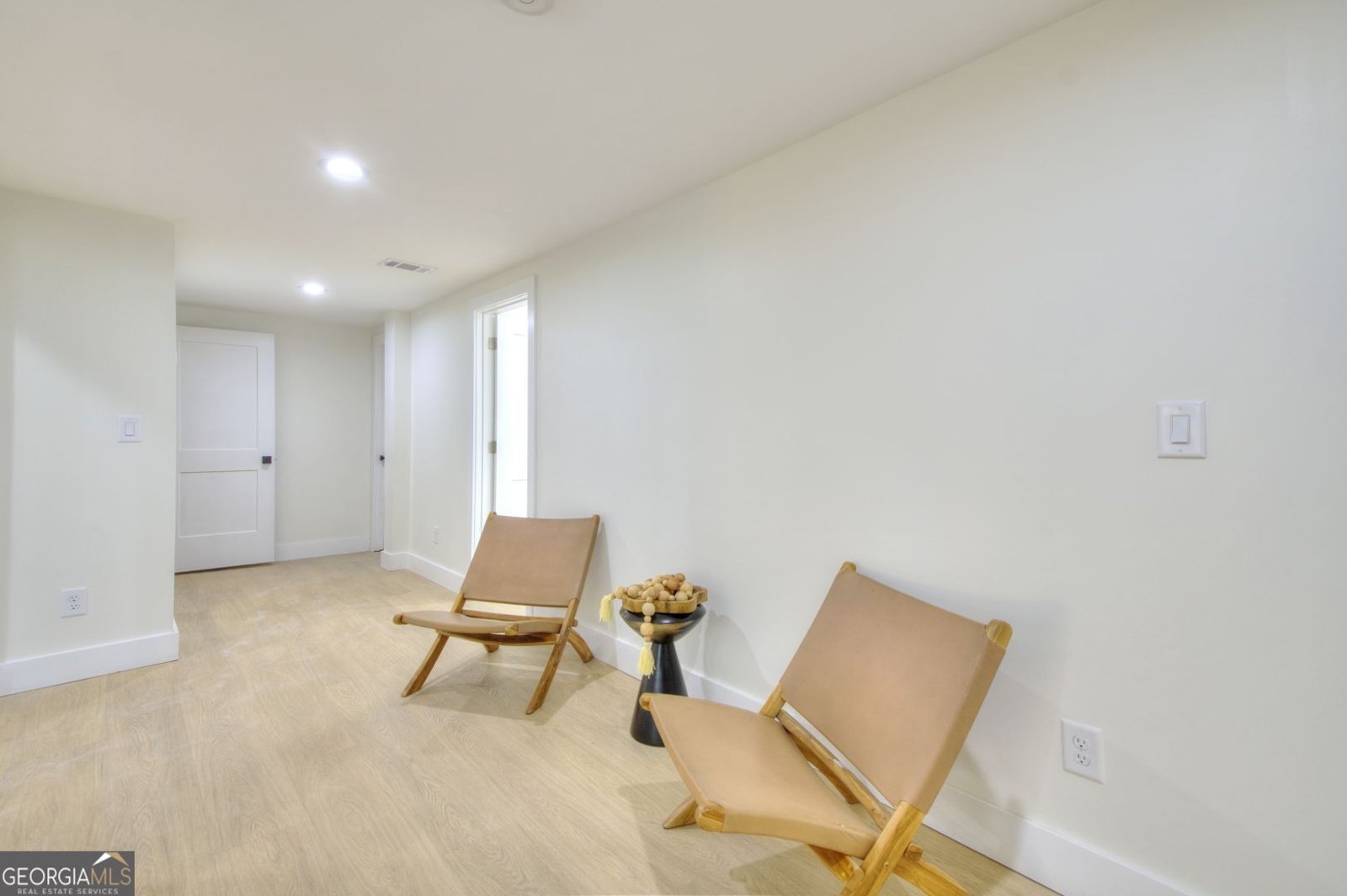 7235 Thornhill Ln Atlanta - 27