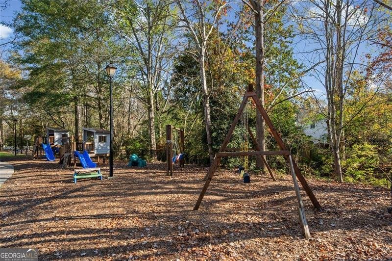 2667 FONTAINEBLEAU Dunwoody - 60