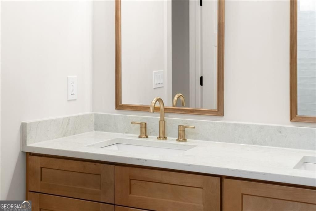 477 Thomason Road Cleveland - 27