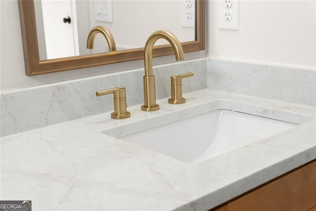 477 Thomason Road Cleveland - 44