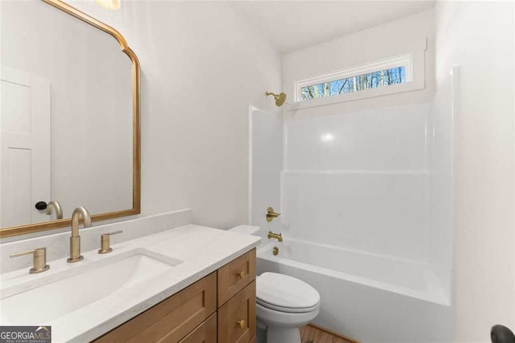 618 Thomas Road Cleveland - 40