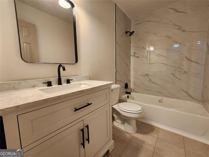 424 VILLAGE BLUFF Drive Lawrenceville - 4