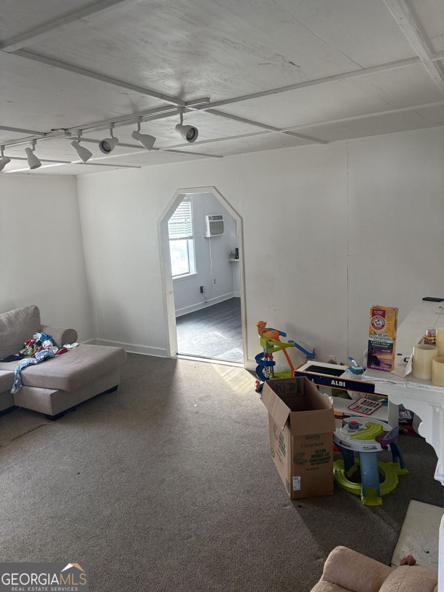 151 College Street Parrott - 6