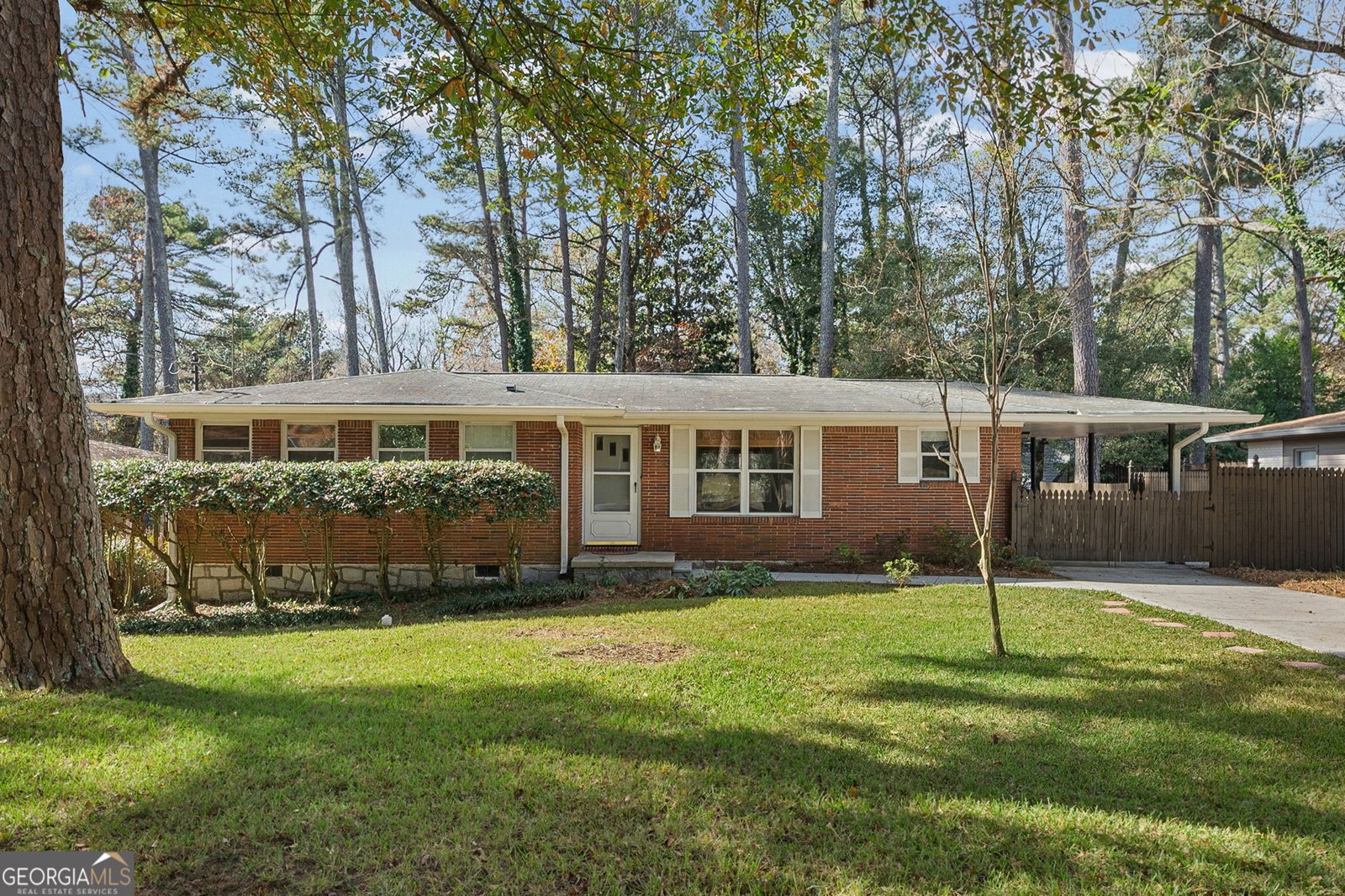 2493 Warwick Circle Atlanta - 1