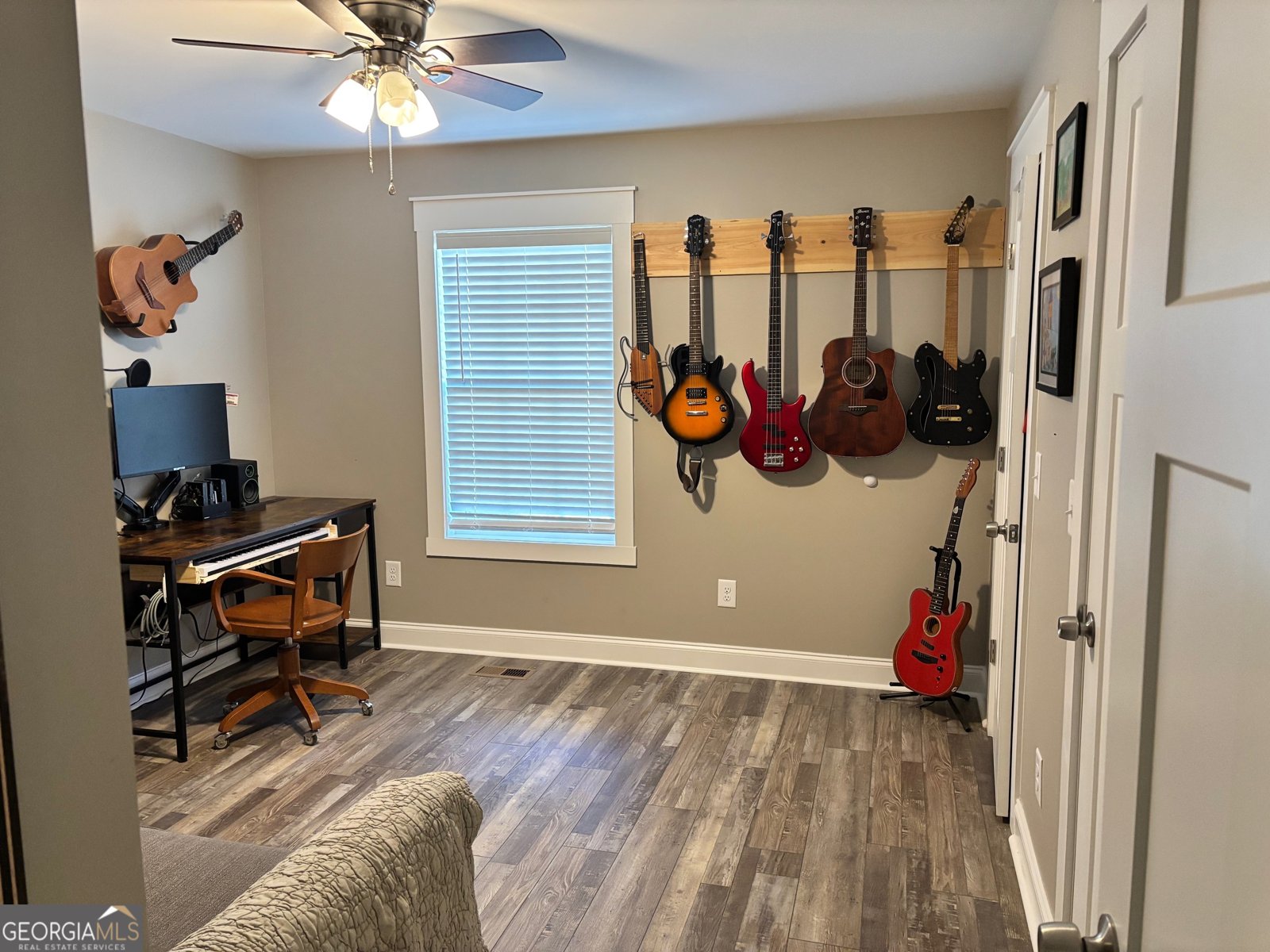 114 Roslyn Court Dalton - 2