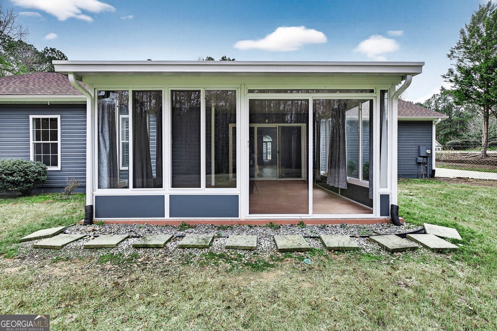 150 Riverside Drive Sharpsburg - 11