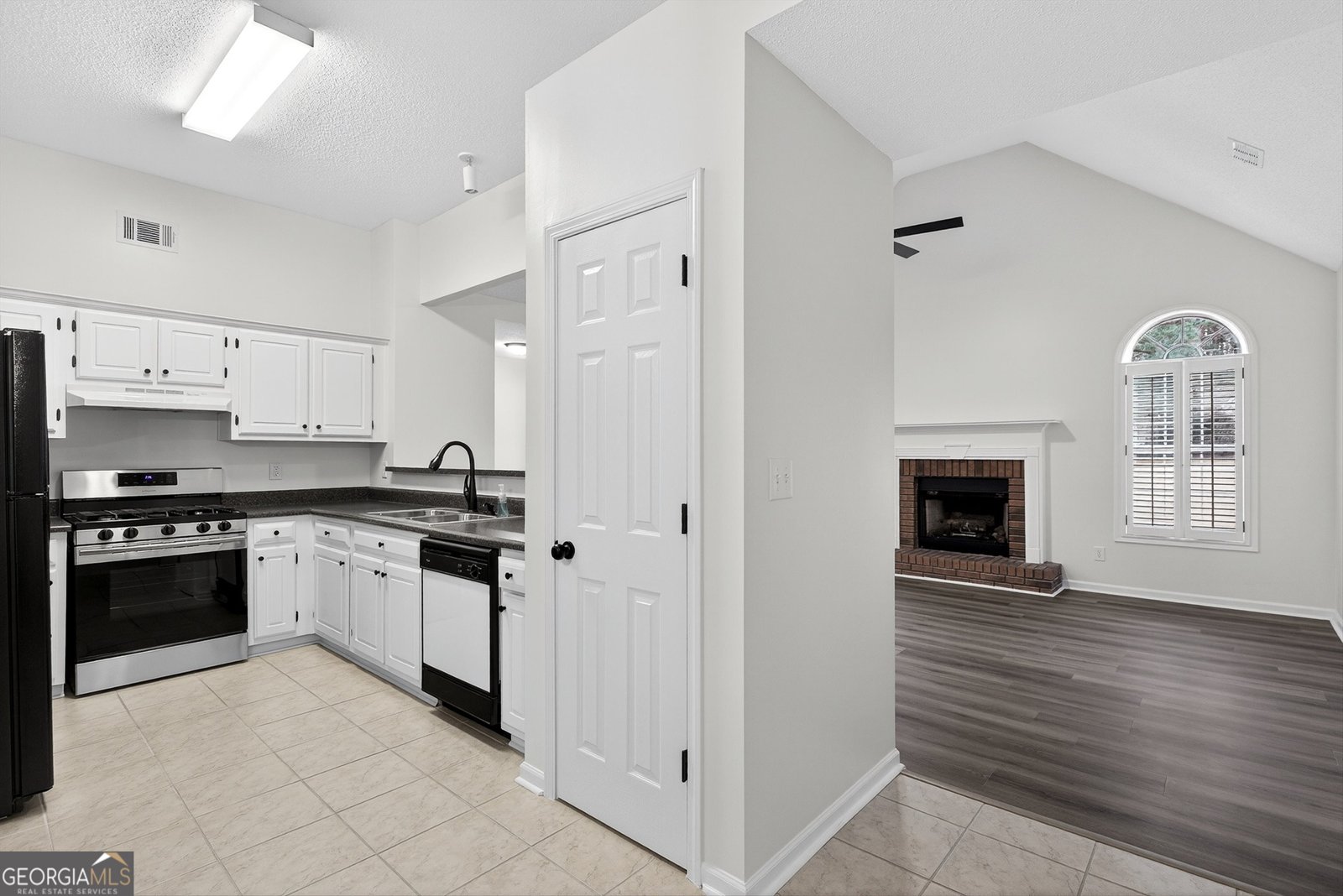 150 Riverside Drive Sharpsburg - 33