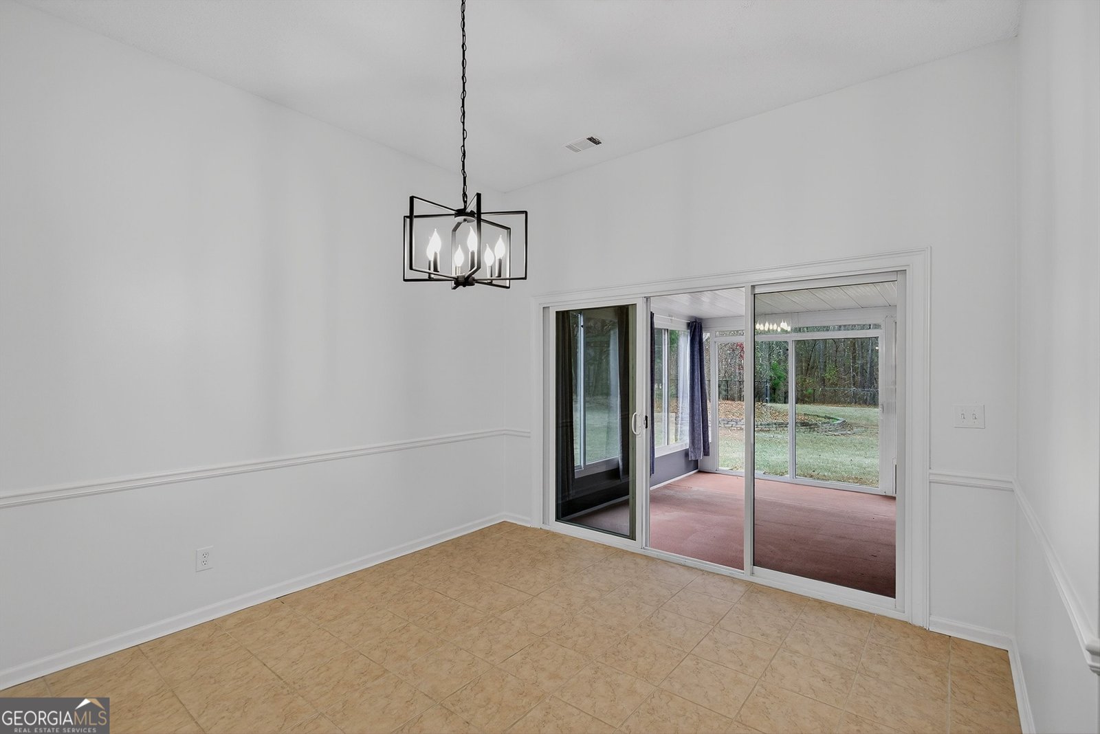 150 Riverside Drive Sharpsburg - 38