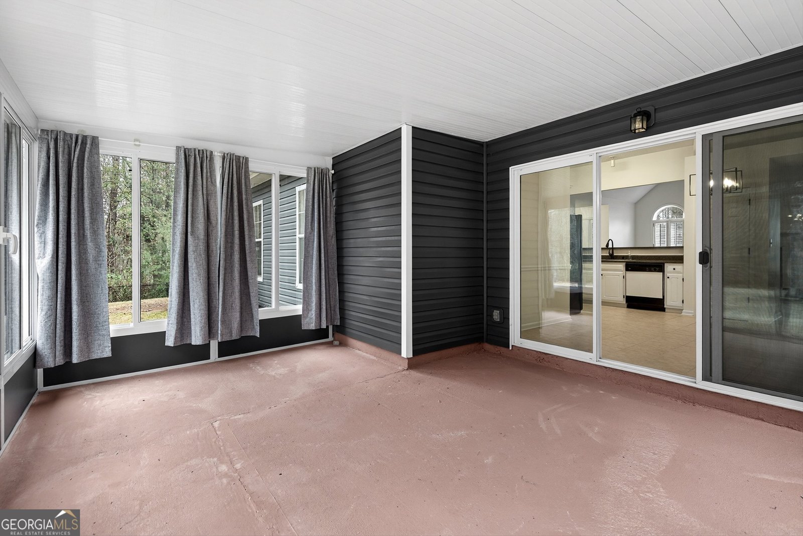 150 Riverside Drive Sharpsburg - 44