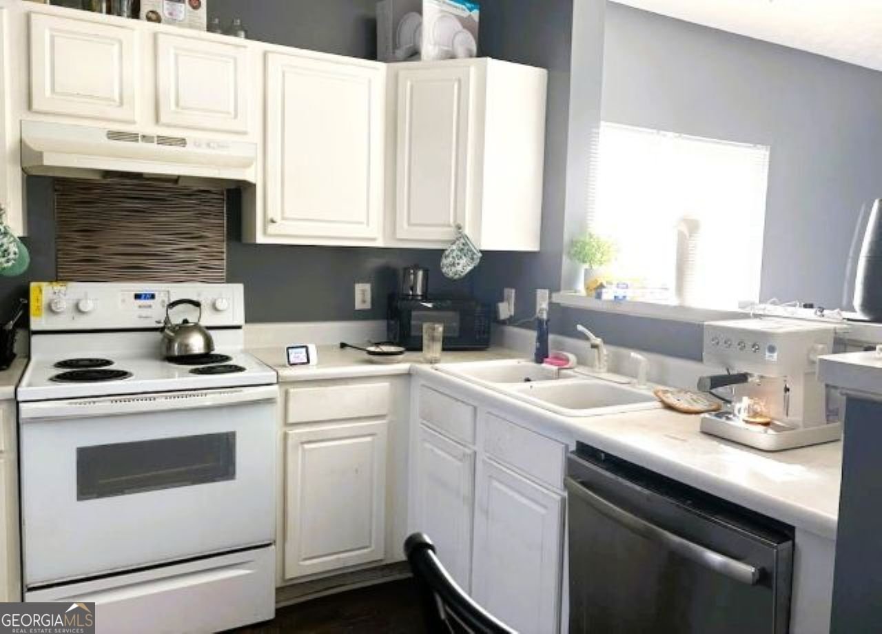 6099 CAMDEN FORREST Drive Riverdale - 24