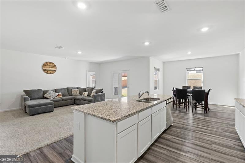 706 BENTWATER Way Hoschton - 9