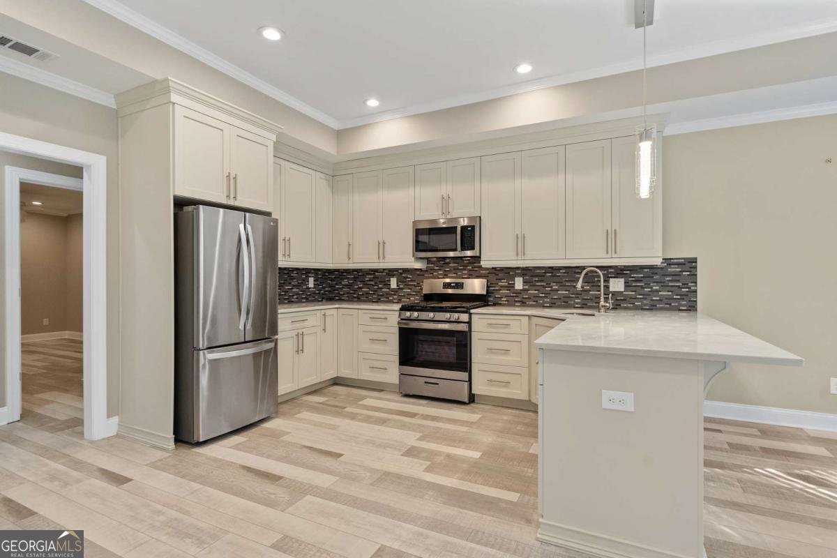 6427 Blue Water Drive Buford - 46