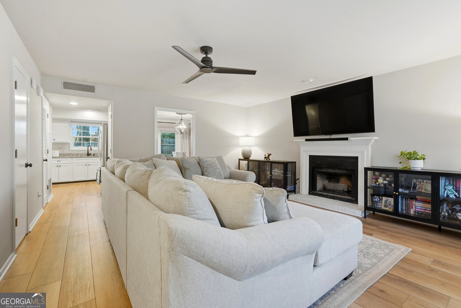 645 Anderson Walk Marietta - 3