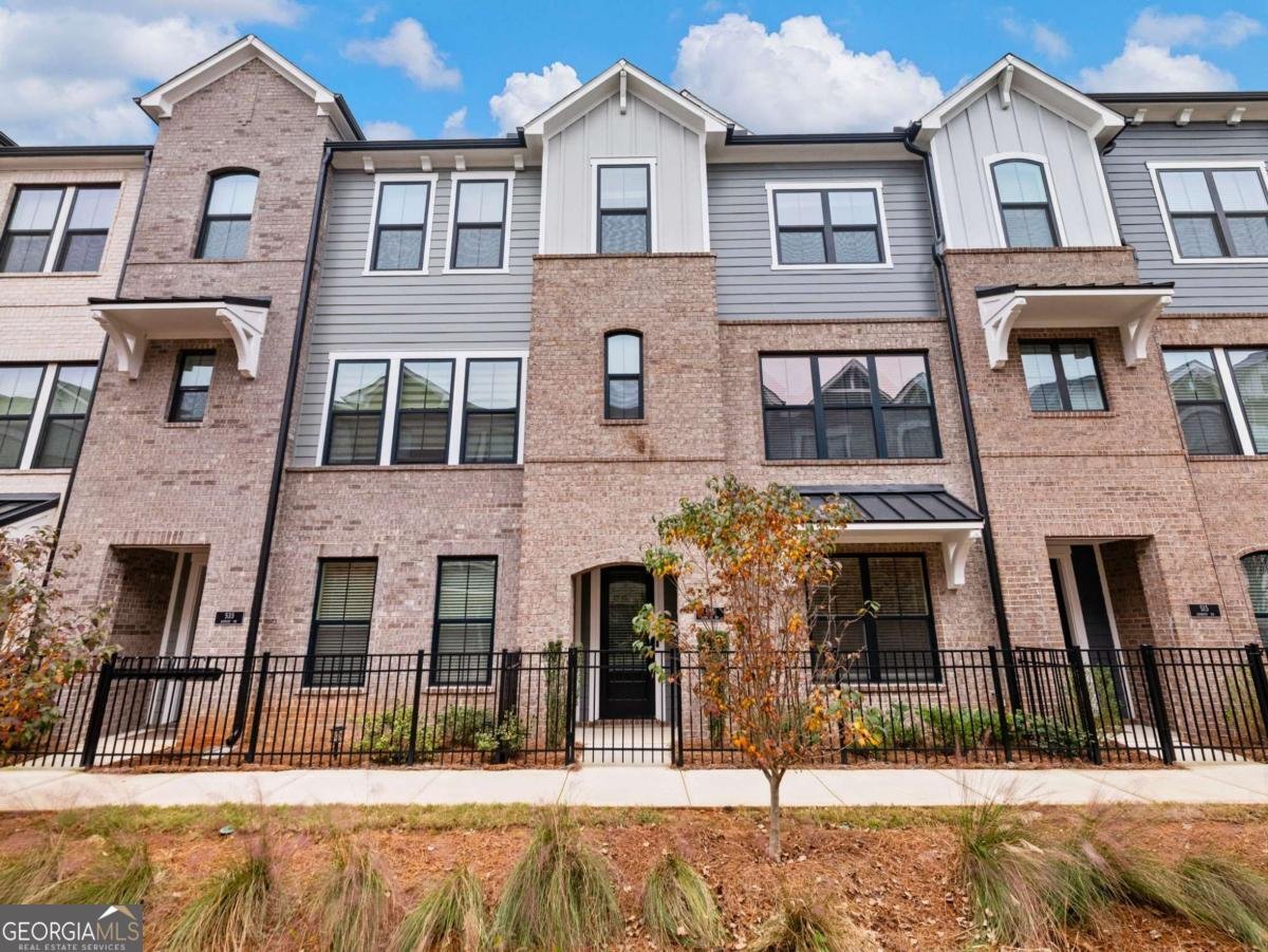 525 Ashbury Drive Roswell - main photo