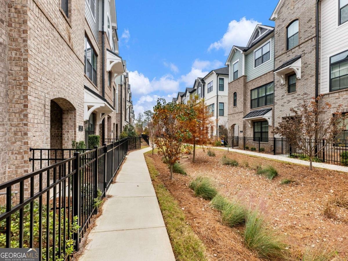 525 Ashbury Drive Roswell - 44