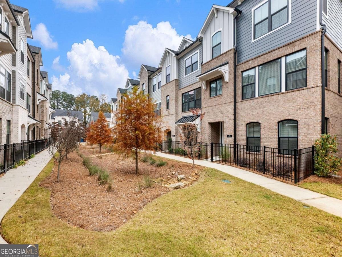 525 Ashbury Drive Roswell - 45