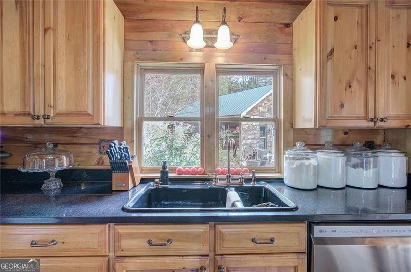 1252 PARIS MOUNTAIN Road Rockmart - 11