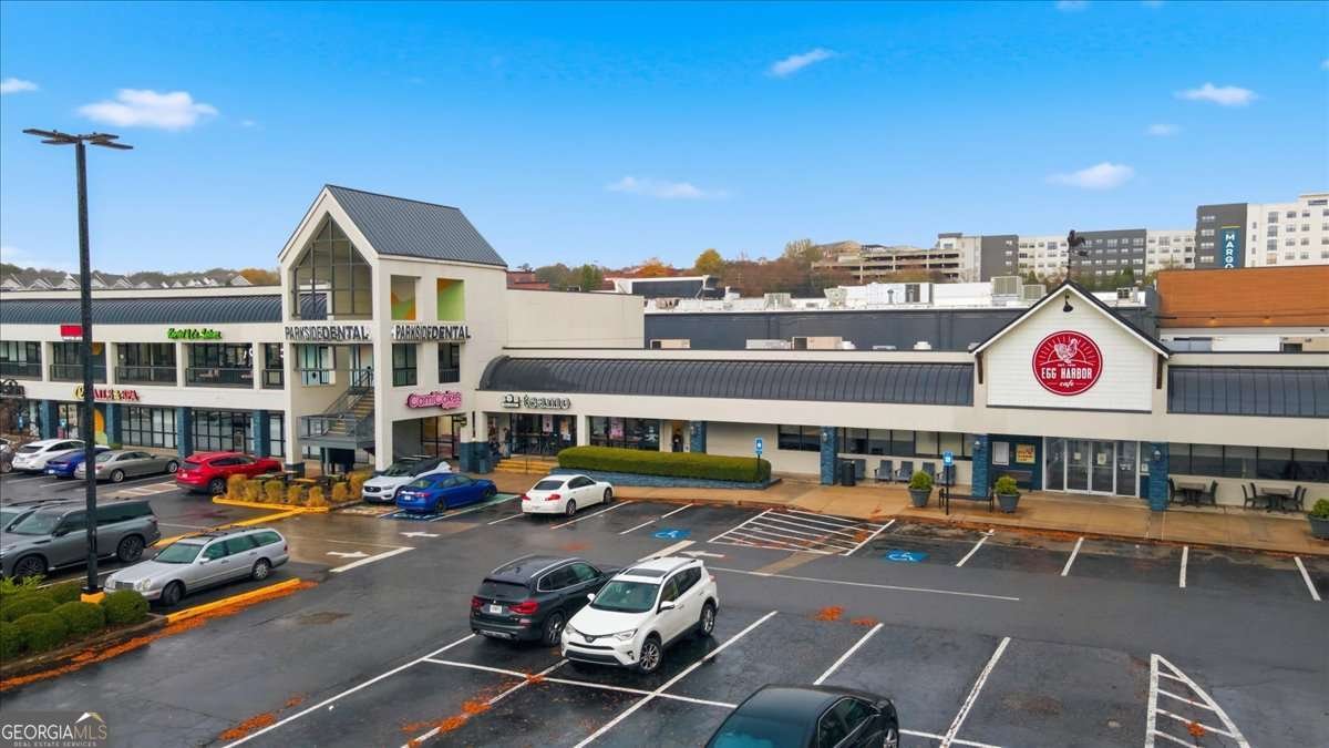 6822 GLENRIDGE Drive Atlanta - 33