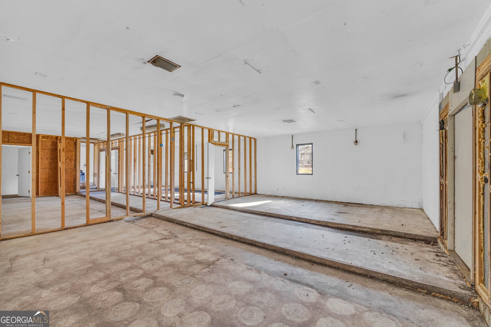 586 Grady School Road Canon - 85