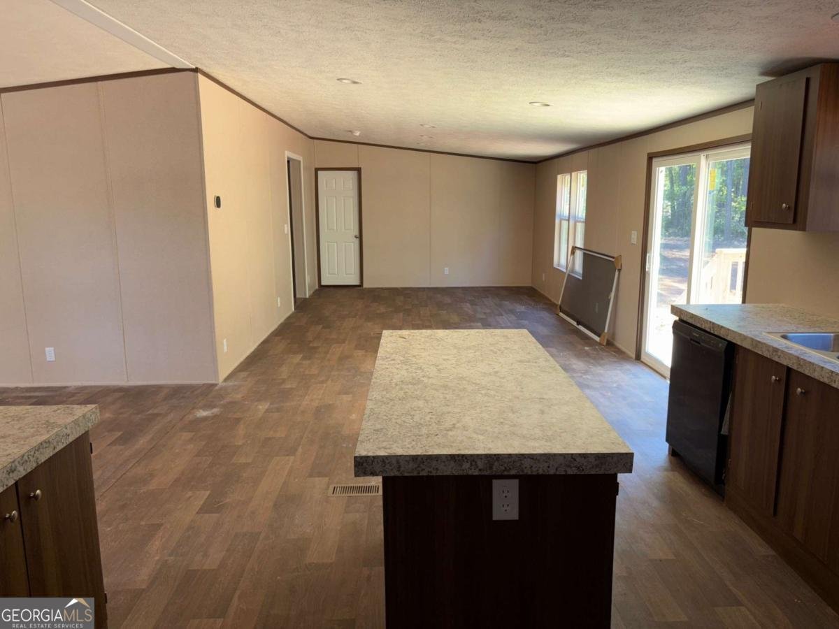 832 Stone Stewart Road Hull - 8