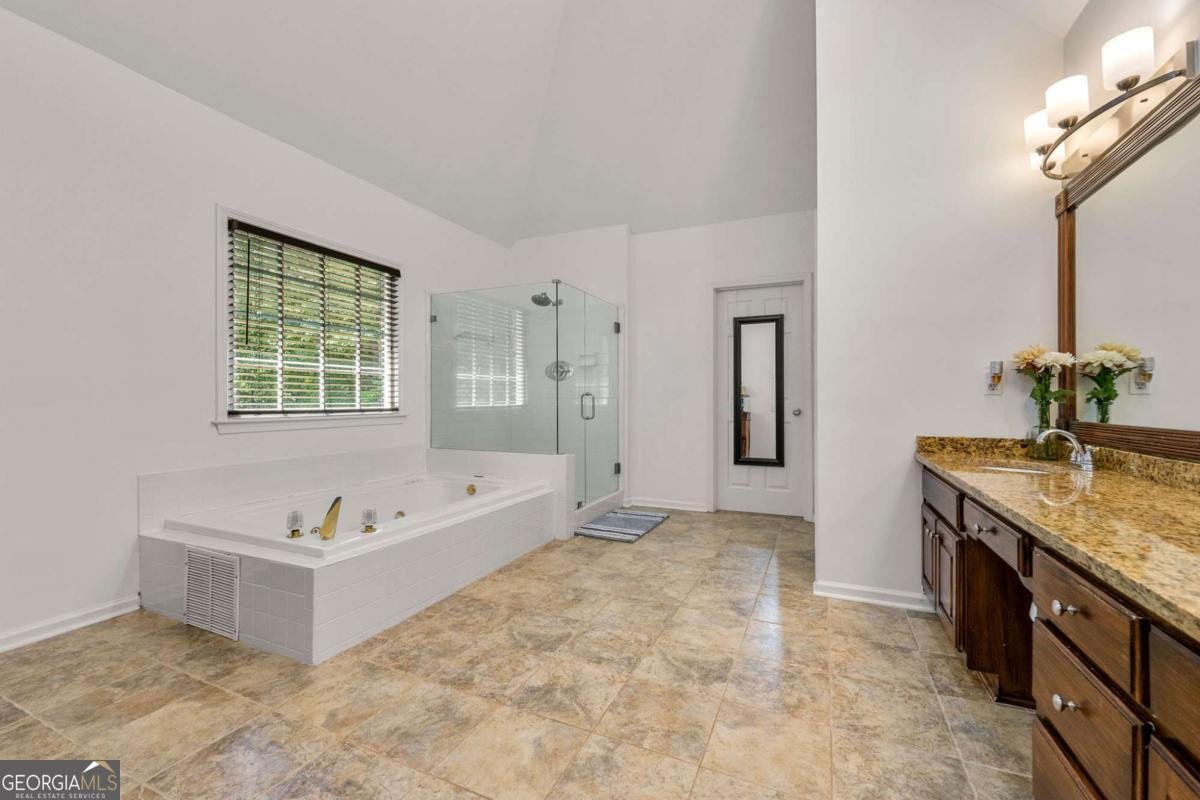 542 Fairway Drive Woodstock - 33