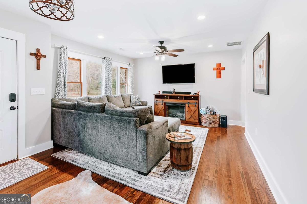 54 Dove Power Road Comer - 25