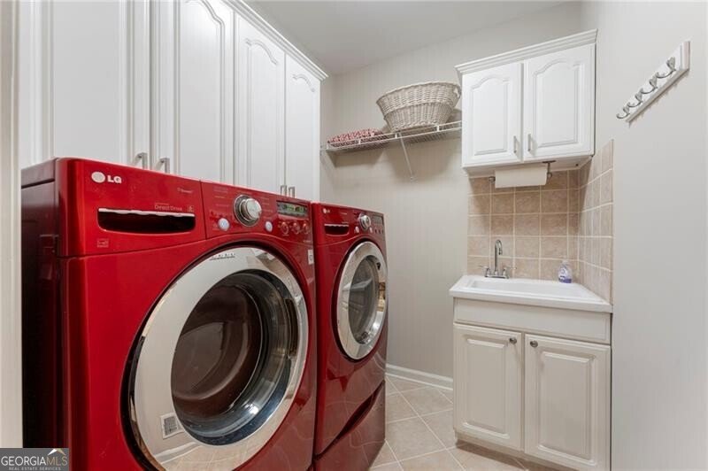 6005 Oakbury Lane Suwanee - 33