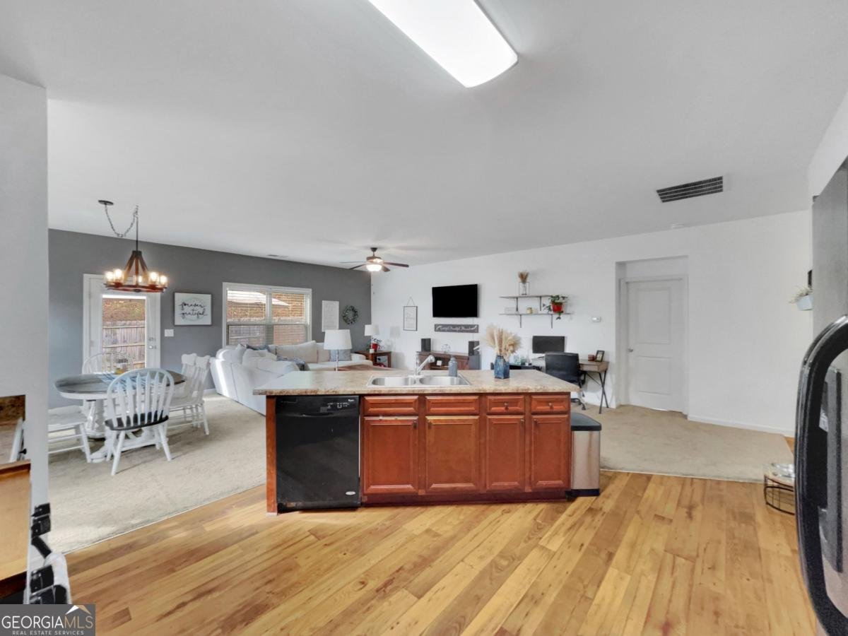 1048 Sutherland Drive Winder - 13