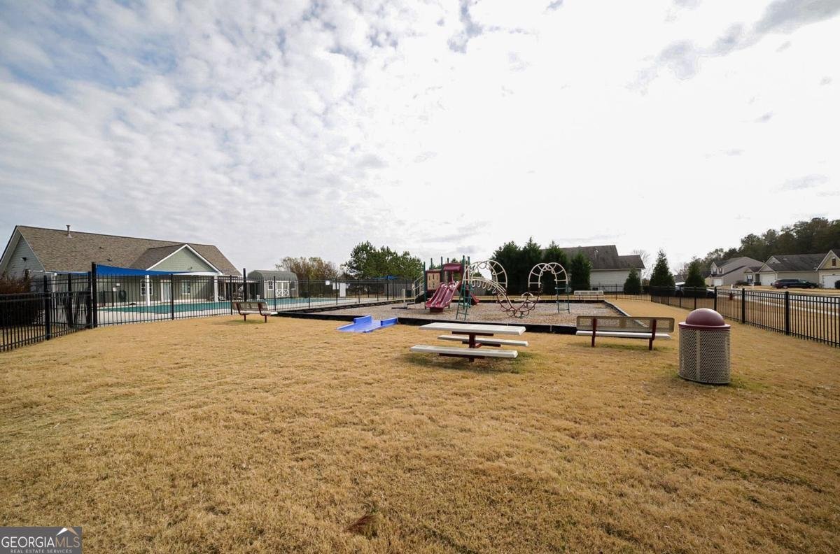 1048 Sutherland Drive Winder - 40