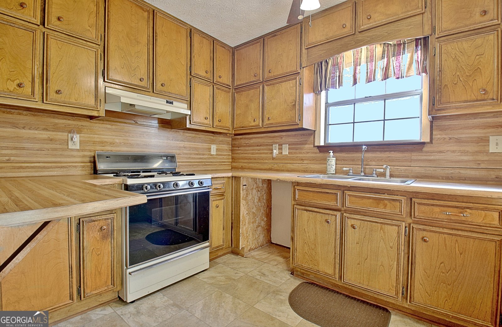 255 Loneoak Drive Senoia - 24