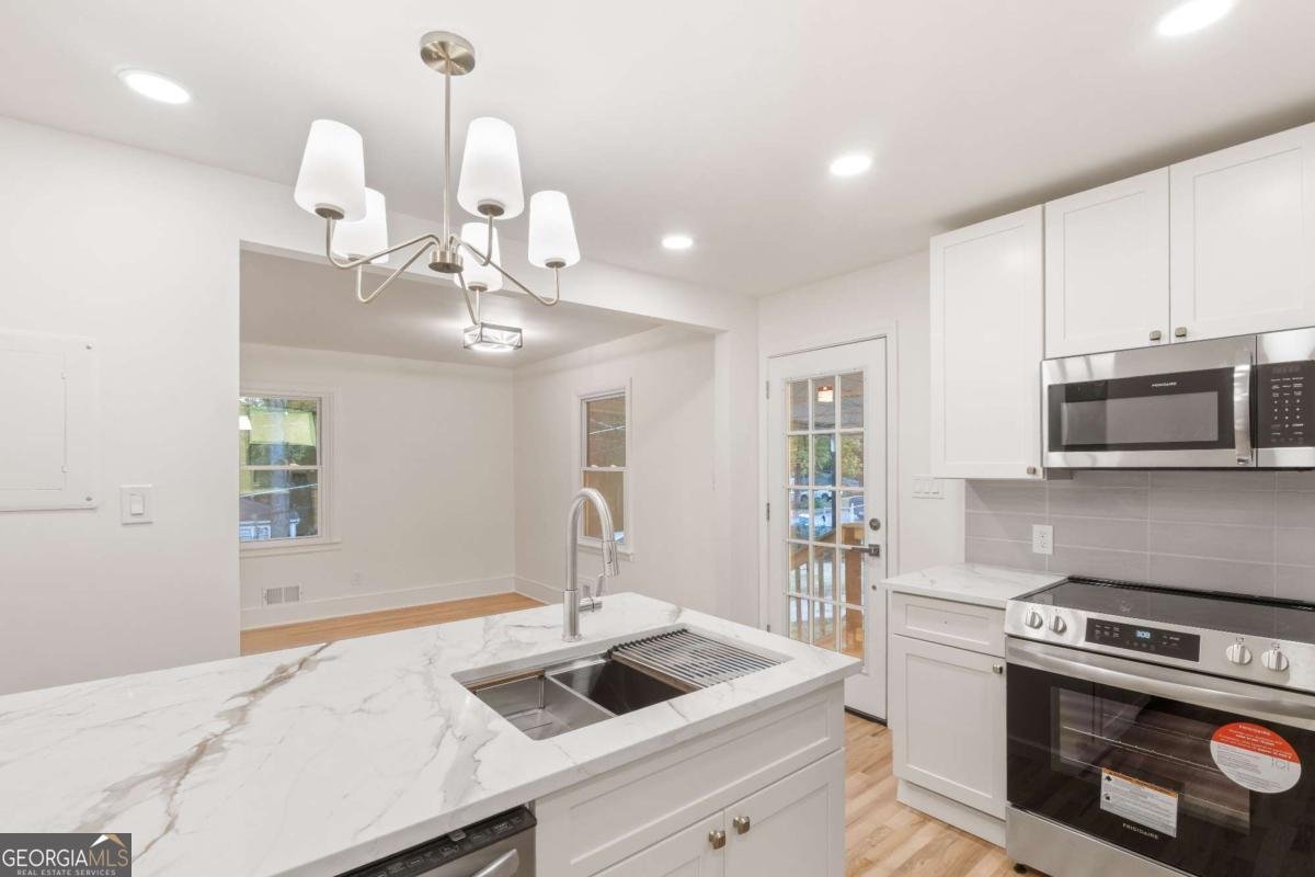 6048 BLACKHAWK Trail Mableton - 11