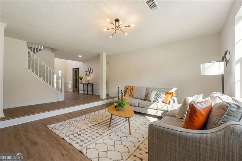 191 KYNDAL Drive Hampton - 12