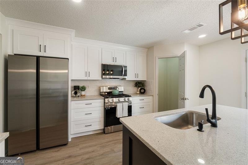 191 KYNDAL Drive Hampton - 14