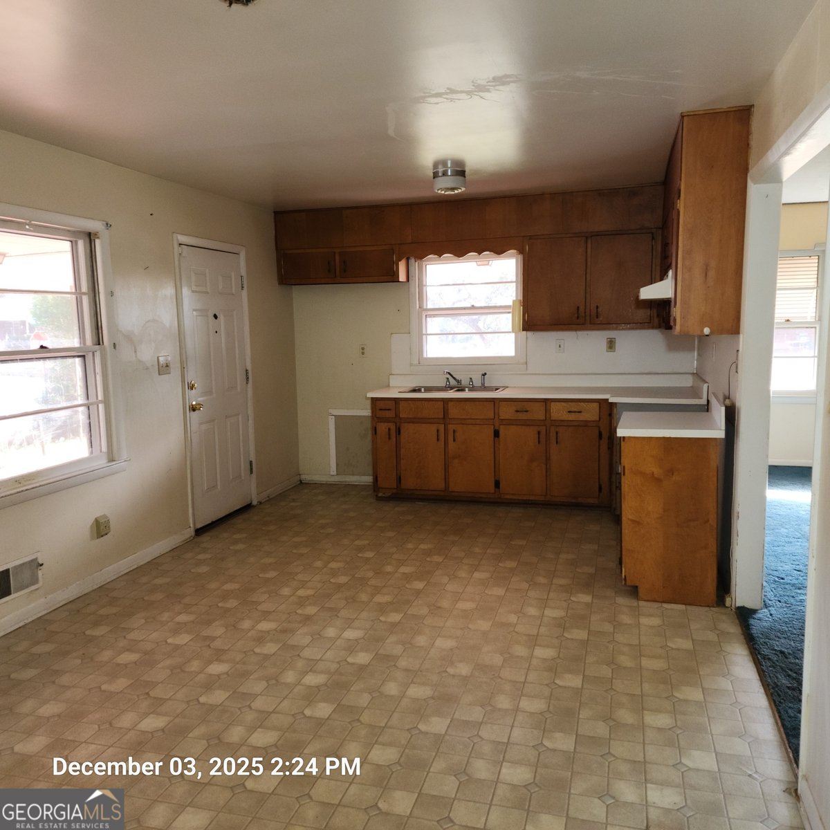 1275 Bell Avenue East Point - 7