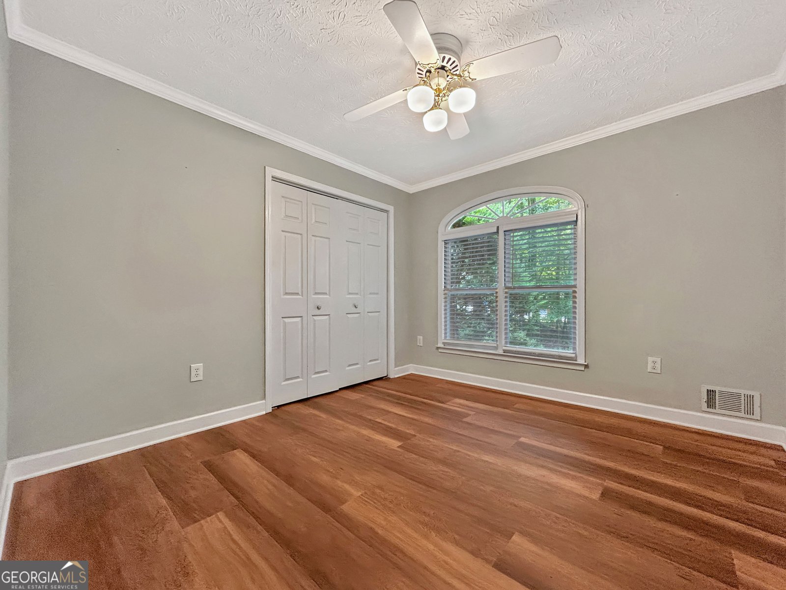 189 Lake Hampton Drive Hampton - 18