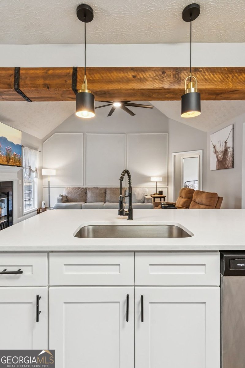 5595 Vaughn Road Woodstock - 16