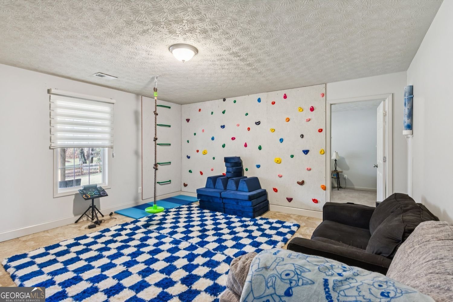 5595 Vaughn Road Woodstock - 27