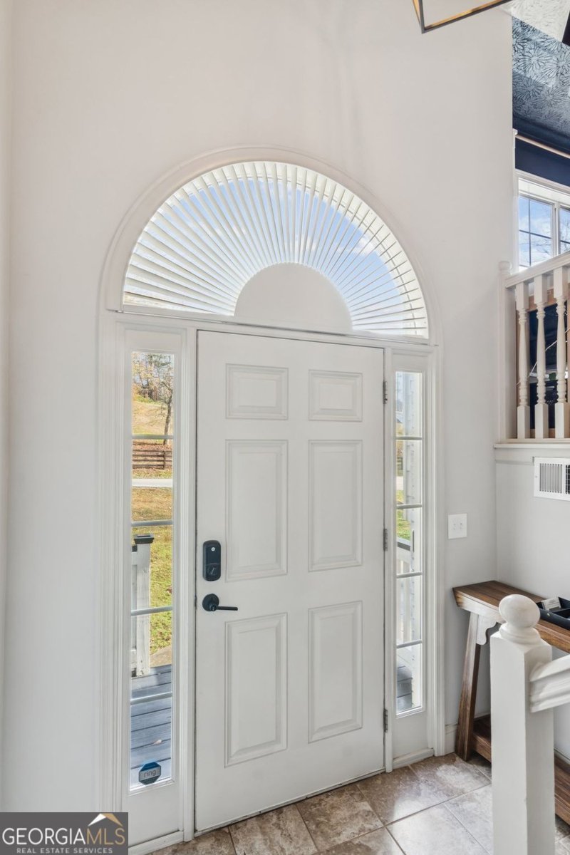 5595 Vaughn Road Woodstock - 5