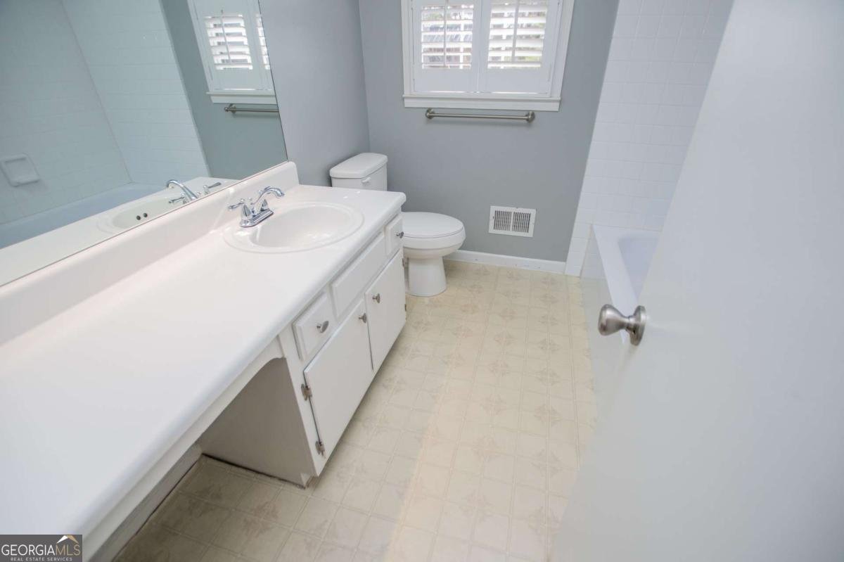 5781 Macedin Drive Douglasville - 34