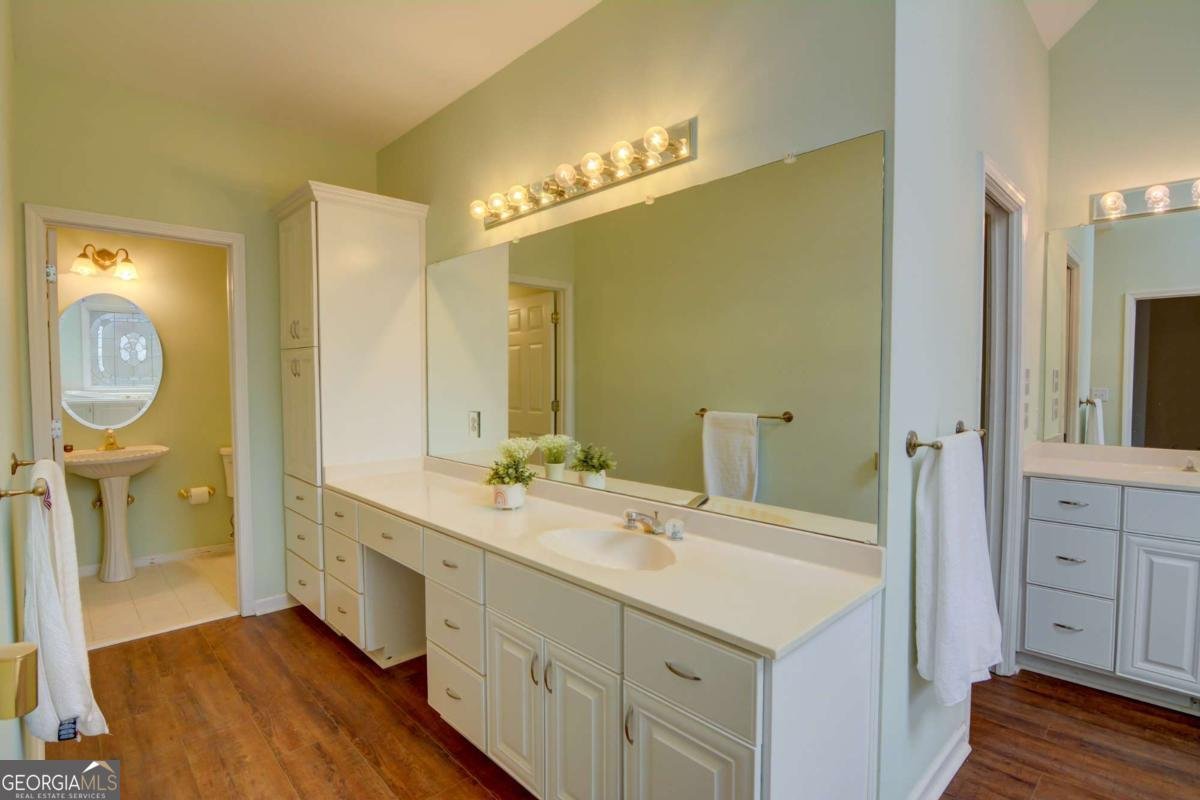 5305 Linnadine Way Peachtree Corners - 38