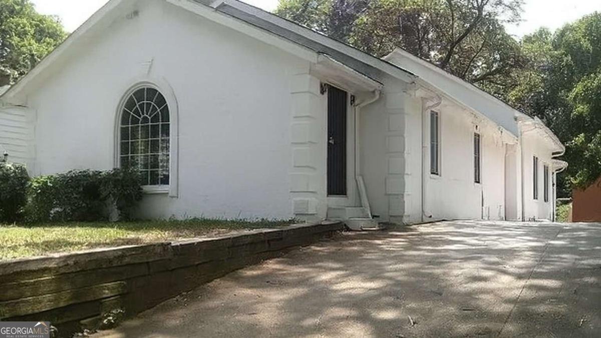 2332 Saint James Drive Atlanta - 1