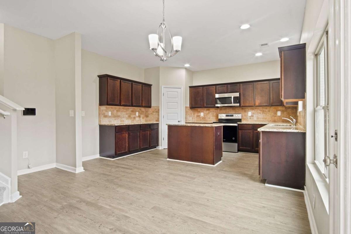 85 Mary Jane Lane Covington - 14