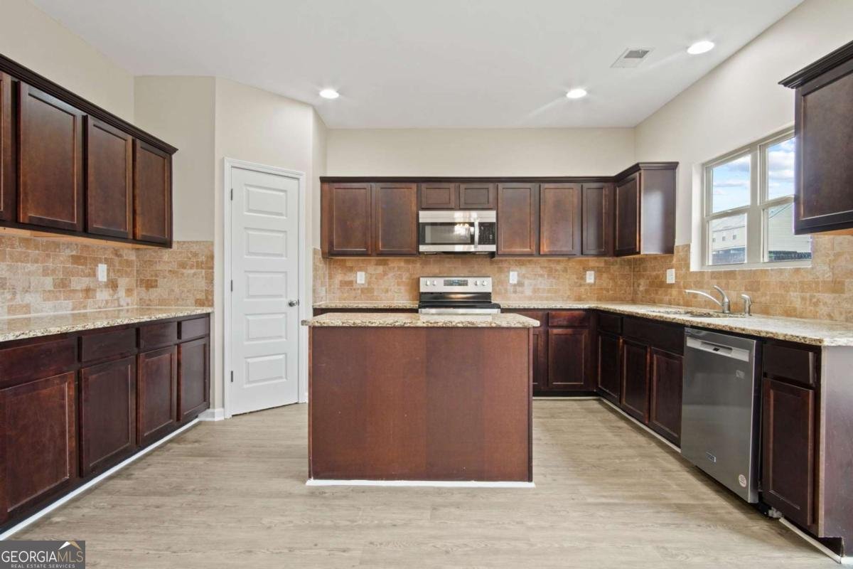 85 Mary Jane Lane Covington - 15