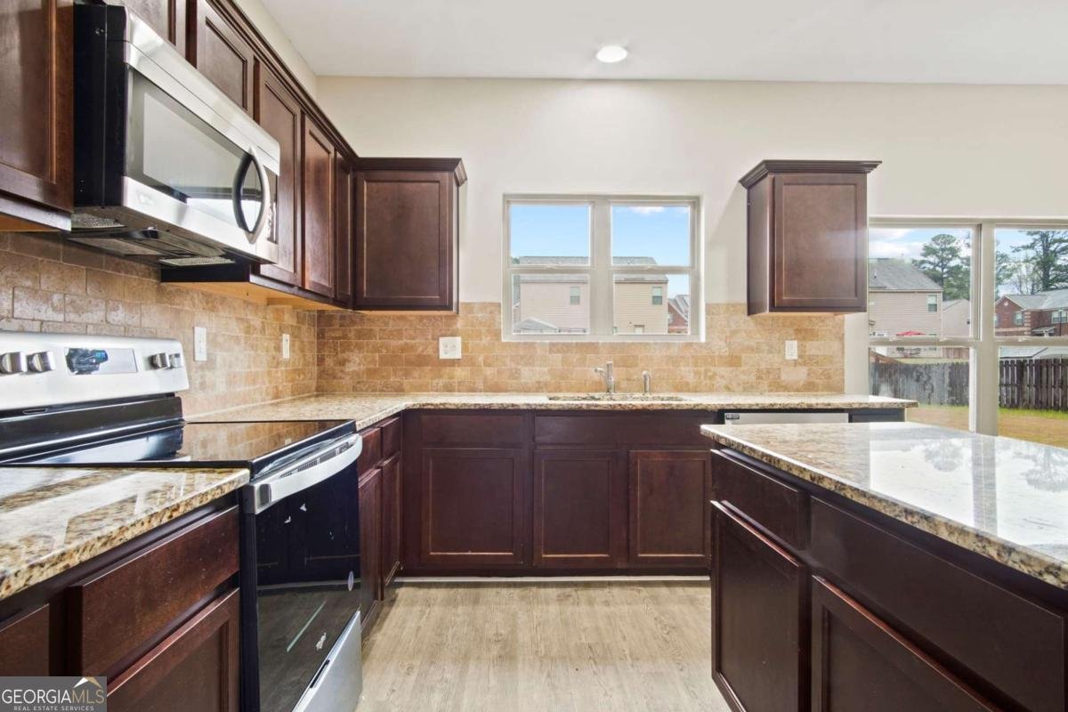 85 Mary Jane Lane Covington - 16