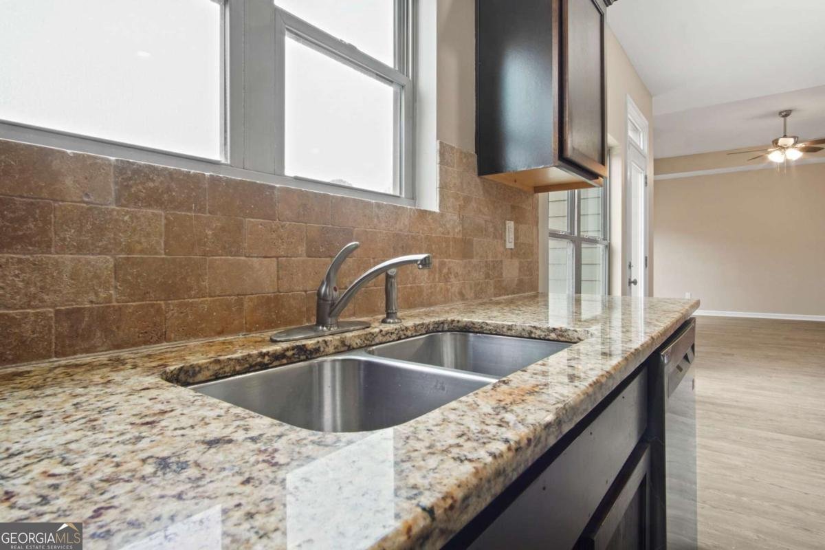 85 Mary Jane Lane Covington - 19