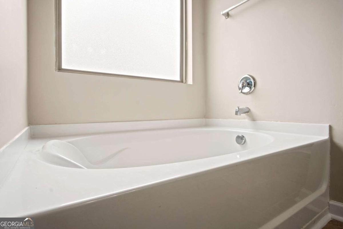 85 Mary Jane Lane Covington - 29