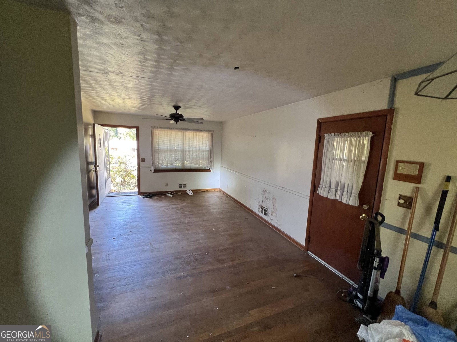 953 Meadow Rock Drive Stone Mountain - 14